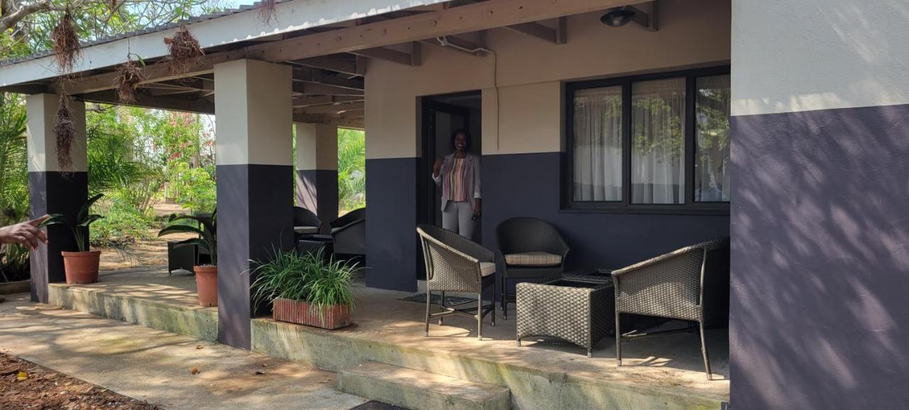 Livivane Guest House Simunye 外观 照片
